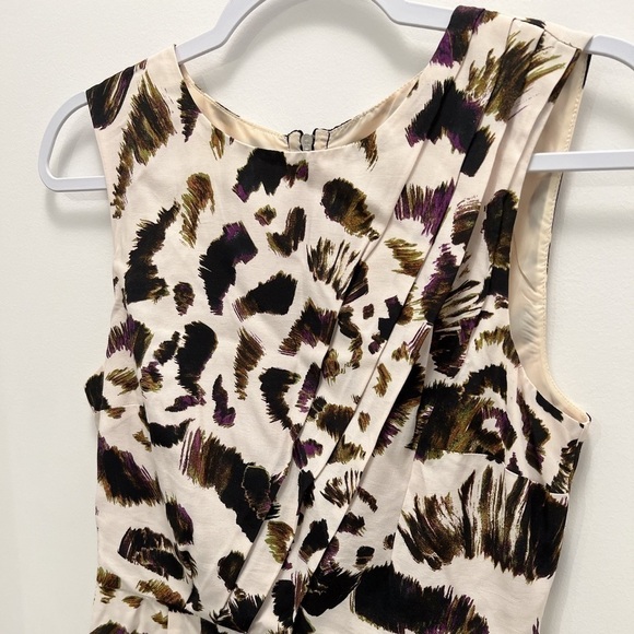 TOP SHOP | Pleat Front Printed Mini Dress - Picture 2 of 4